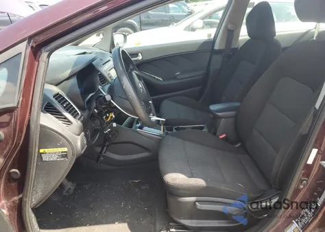 2018 Kia Forte Lx z USA, uszkodzony, nr VIN 3KPFK4A77JE170873